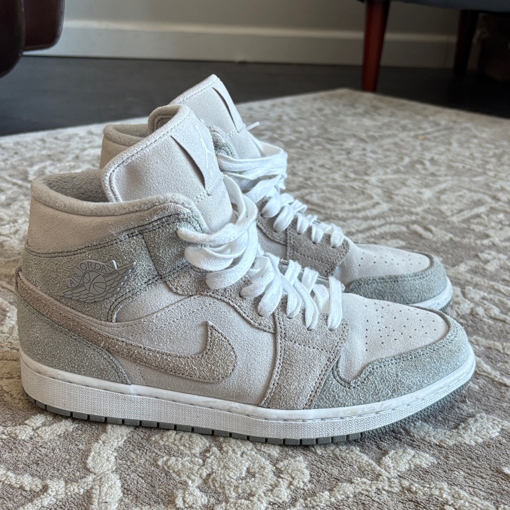 Nike Air Jordan 1 Grey Fleece